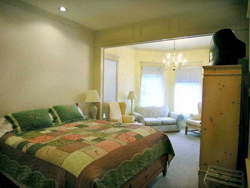 Best Western Grandma'S Feather Bed Mendenhaven Habitación foto